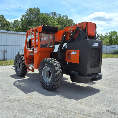 USED 2017 Skytrak 6042