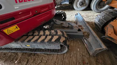 TAKEUCHI TB260 Excavator | Iron Listing (27)