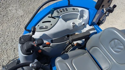 USED 2011 NEW HOLLAND T4.75
