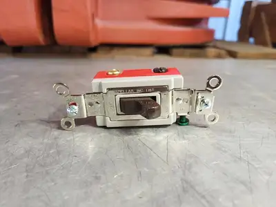 NEW HUBBELL HBL1223