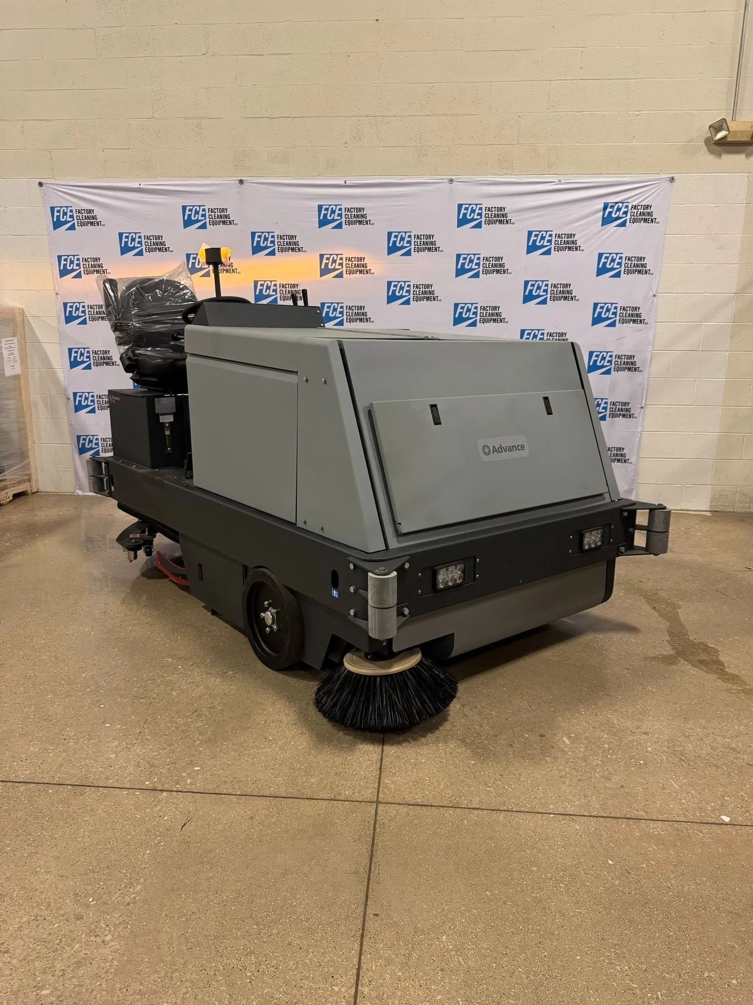 USED 2024 ADVANCE 7765