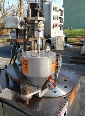 USED CAVALLA POWDER PRESSS AN 9