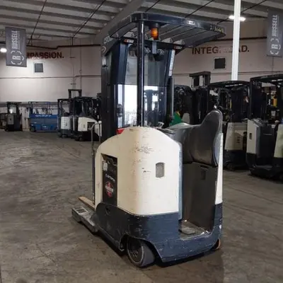 USED 2016 CROWN RR5725-45