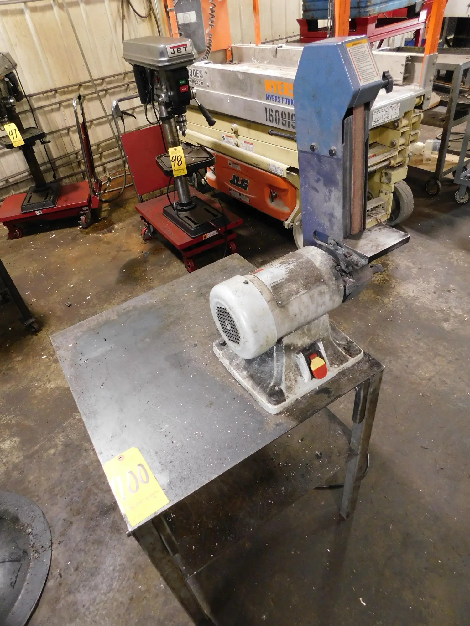 Used _UNKNOWN_ _UNKNOWN_ Belt Grinders Including Sanders Indiana US | Thompson Auctioneers #1322673