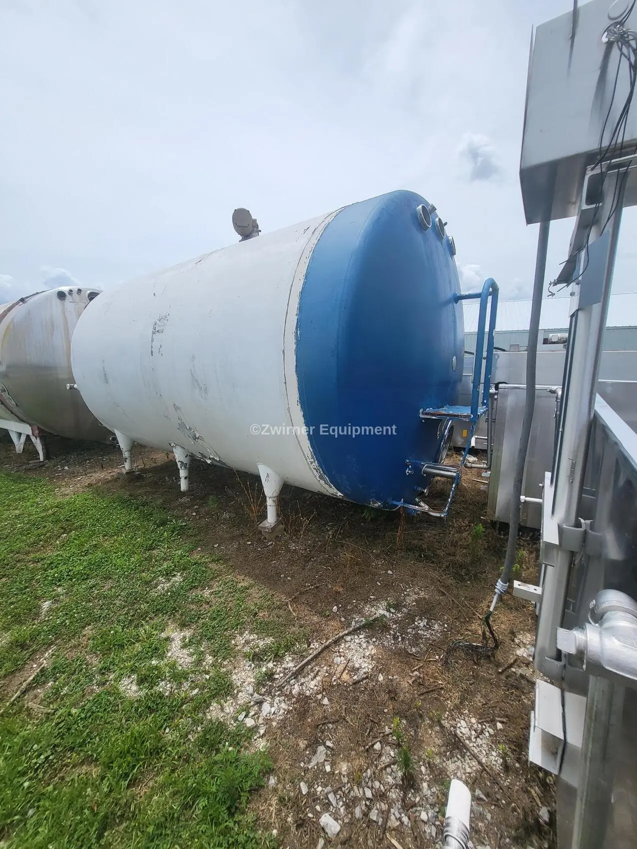 Chicago Stainless 5,000 Gallon Refrigerator Horizontal Cylinder Storage Tank