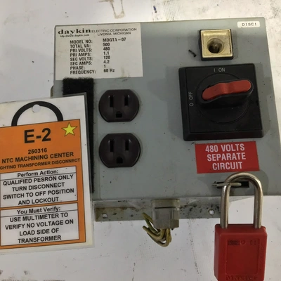 DAYKIN MDGTA-07 460-115V 500VA TRANSFORMER DISCONNECT – USED
