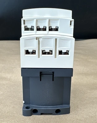 NEW Schneider Electric CAD32BD