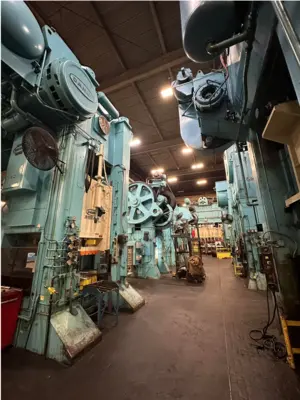 VERSON S1-1000 Straight Side Single Crank Press | Universal Press & Machinery (UPM) (2)
