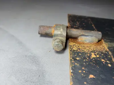 Non-Galvanized Ground Plates with 5/8" Stud 1016BTB-NG