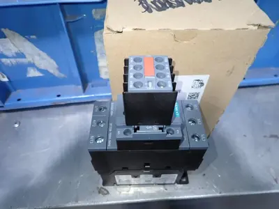 NEW SIEMENS 3RT20361KB443MA0