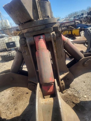 USED YOUNG LO100B