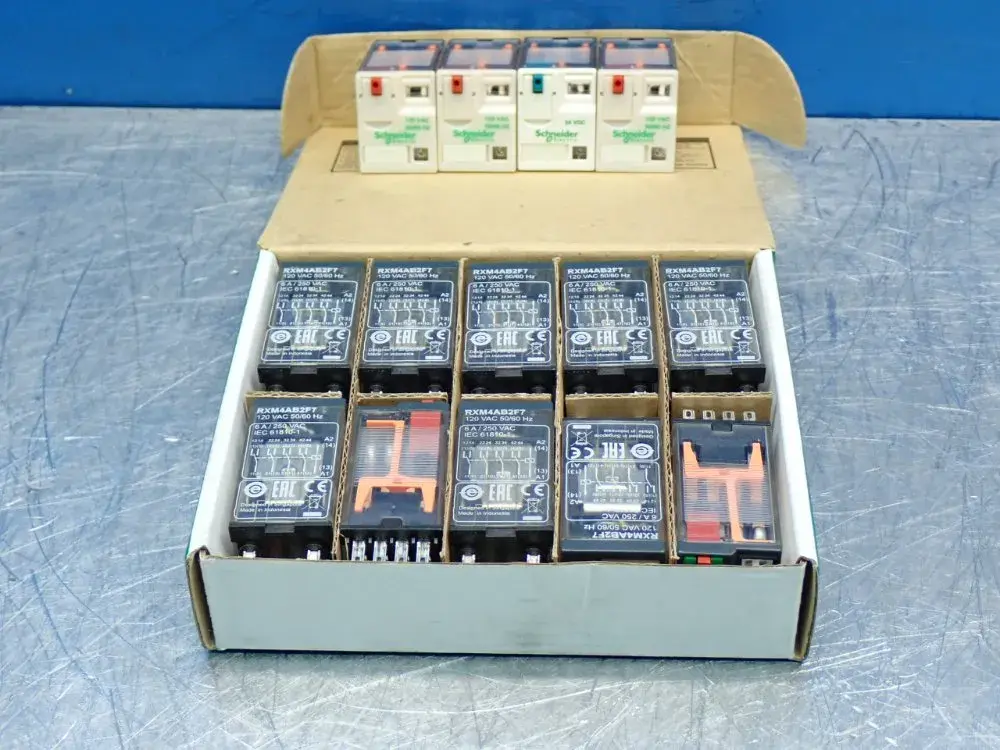 NEW SCHNEIDER ELECTRIC RXM4AB2F7