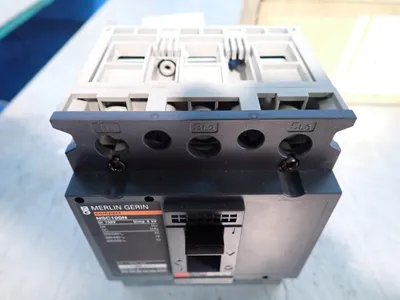 Used MERLIN GERIN NSC100N Circuit Breakers Ohio US | HGR 24 #878299