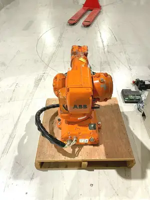 Used ABB Manipulator, Controller, Teach Pendant, Cables Robots Michigan US | Maverick Industrial Sales #1397502