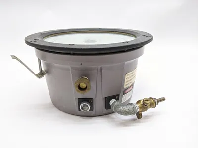USED WALLACE & TIERNAN PRESSURE KILOPASCAL GAUGE 0-50