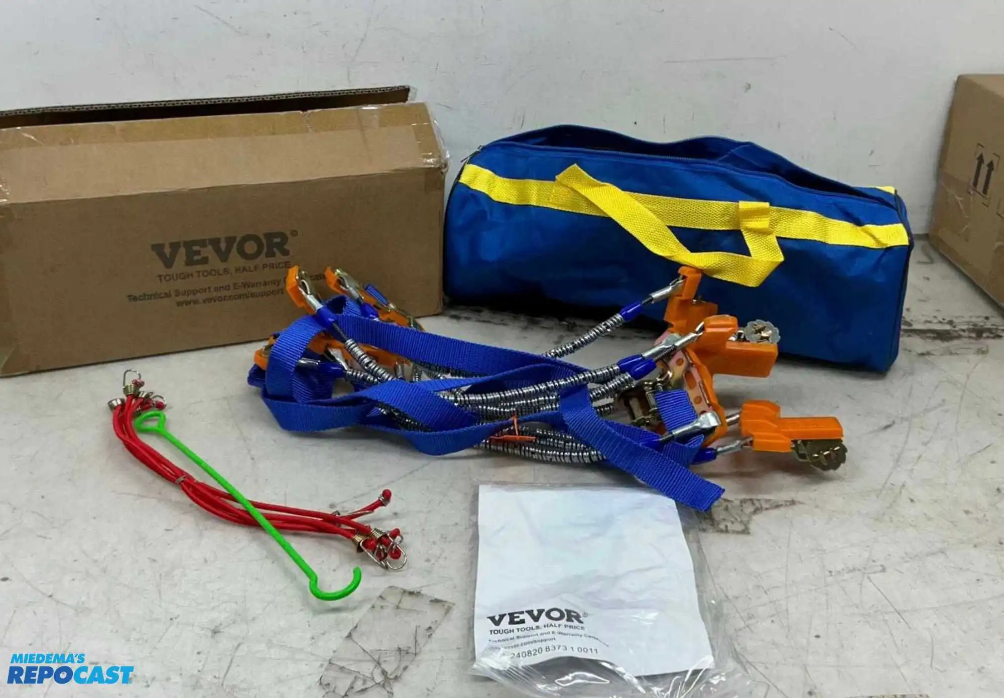 Lot of (3) VEVOR snow-chains model#ZT-265 size: 427x145x165 mm (cushion quantity 2 pieces)