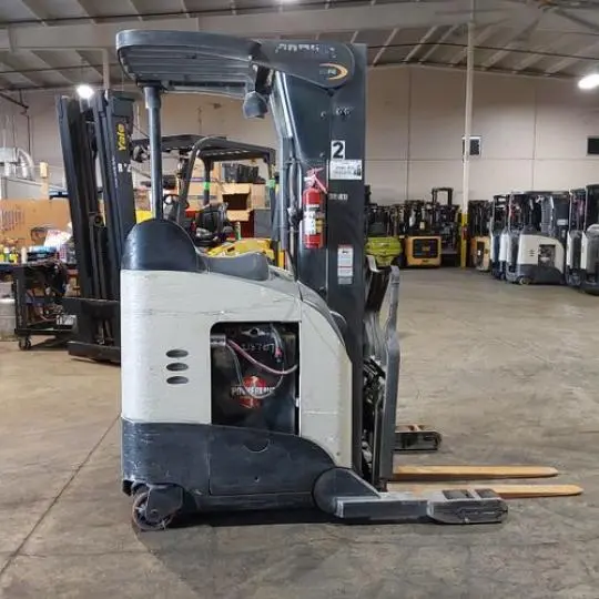 USED 2016 CROWN RR5725-45