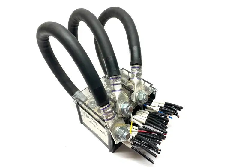 Used FERRAZ SHAWMUT DISTRIBUTION BLOCK Terminal Blocks | Maverick Industrial Sales #1101537