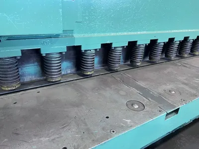 Used Pearson 10-ft × 1/2-in Hydraulic Shear Power Squaring Shears (Inch) Quebec CA | Machineco #1256399