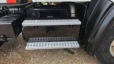 Used 2019 FREIGHTLINER 108SD Hooklifts & Roll-Offs Texas US | Roll Off Truck World #1491807