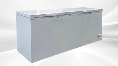 171-0375 92" Solid Top Self Contained Chest Freezer