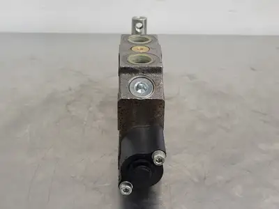 3/4" Hydraulic Valve Work Section 123410201