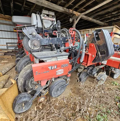 CASE IH 1250 Planters | Iron Listing (7)