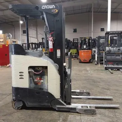 USED 2018 CROWN RR5725-45