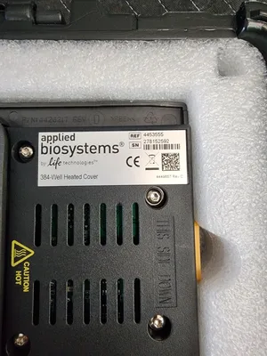 Applied Biosystems (4453555) 384 Well Heated Cover w/Array Card & Storage Case