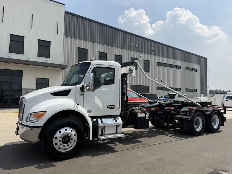 Used 2024 KENWORTH T480 STELLAR HOOKLIFT Hooklifts & Roll-Offs Minnesota US | Carco Truck & Equipment #1513961
