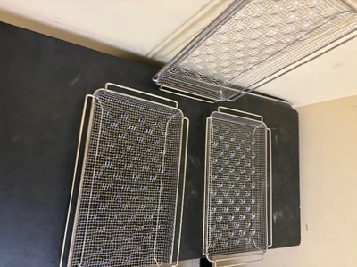 set of 3 wired baking sheets