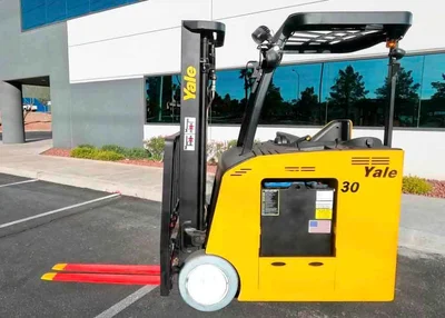 USED 2022 YALE ESC030AD