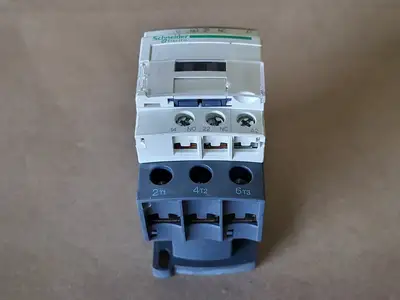USED SCHNEIDER ELECTRIC LC1D32