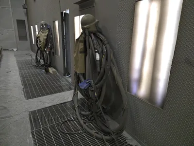Blast Room w/ (2) Schmidt Pots, Recirc System, Towable Cart, 48 Cell Cartridge Collector (