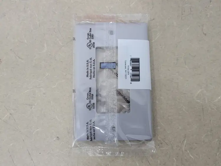 New | in-Stock PASS & SEYMOUR TP26-GRY Relays & Switches British Columbia CA | Lenmark #270887