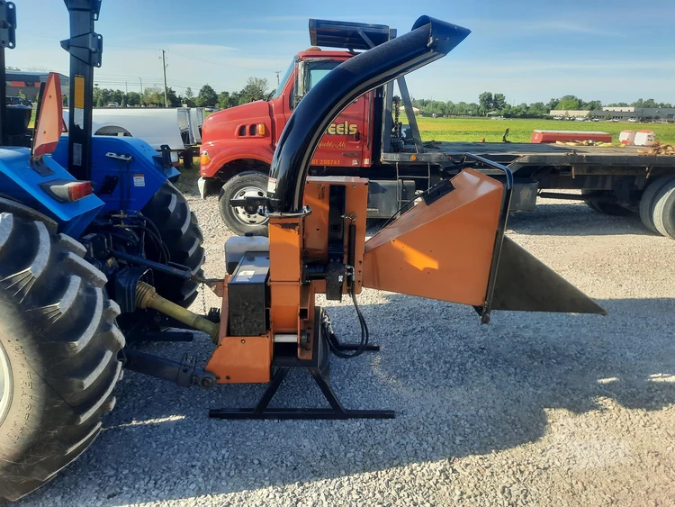 Used WOODS 8100 Wood Chippers | Rosseel's Equipment Inc #720761