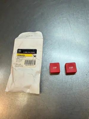 Ge P9ARBSR201 C-2000 Caps for Stop Push Button - Lot of 2 Und (7.3.2)