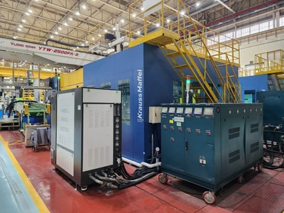 KRAUSS MAFFEI Injection Molder for Bumpers, very good working condition, VIDEO