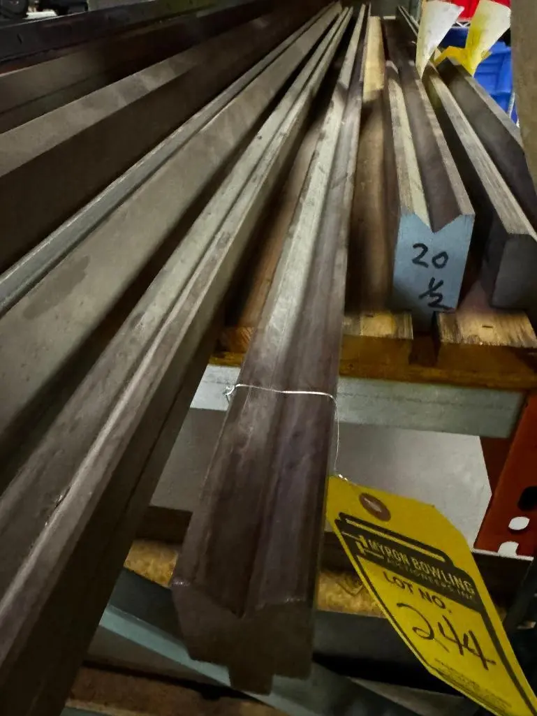 Used _UNKNOWN_ _UNKNOWN_ Press Brake Tooling Ohio US | Myron Bowling Auctioneers Inc #1518538