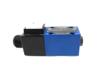 NEW REXROTH R900906670 DIRECTIONAL VALVE 4WE 6 EA62/EW110N9K4