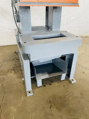 60 TON FEDERAL/PRECISION INDUSTRIES OBI PRESS. STOCK # 0635721