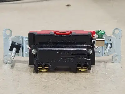 NEW HUBBELL 1221W