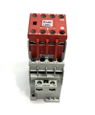 USED ALLEN-BRADLEY SER. A GUARDMASTER SAFETY CONTACTOR, 3 N.O. MAIN, 1 N.O. 4 N.C.