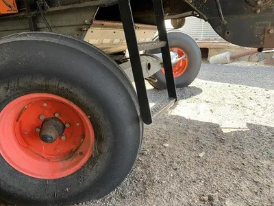 USED 1976 GLEANER MODEL L