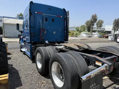 USED 2014 FREIGHTLINER CASCADIA 113
