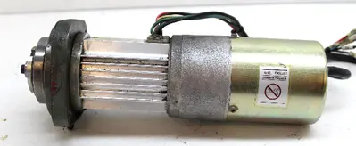 Yaskawa USASEM-02YR32, AC Servo Motor, 154W, 2.1A, 3000r/m