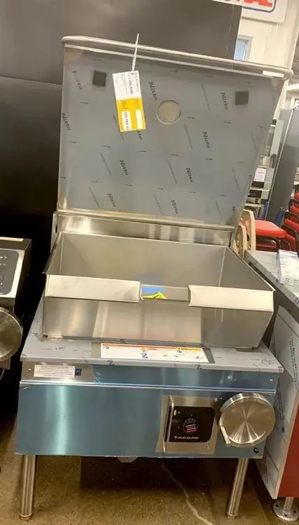 Used CLEVELAND SFL30TR Gas Cooking Equipment British Columbia CA | Surrey Food Equipment #435270