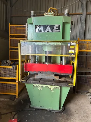 MAE 150 Tonne Hydraulic Press Press Brakes | Charter Auctions (2)