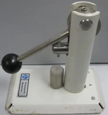 QTY. 1. PARR PRESSURE REACTOR 2811 PELLET PRESS ON...