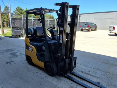 USED CATERPILLAR 3,500LBS CAPACITY